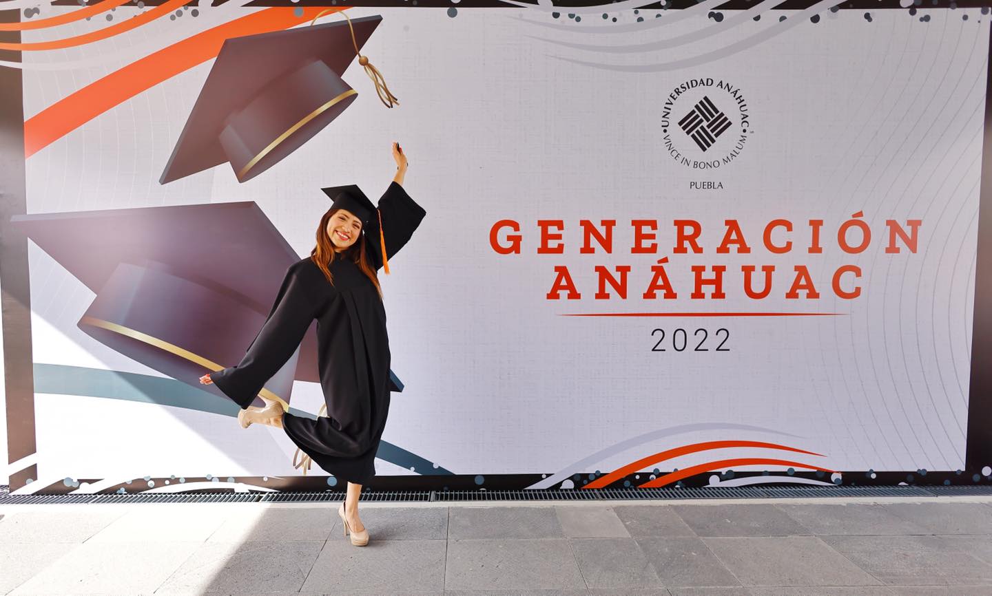 Después de dos años a la distancia Anáhuac Puebla celebra la Graduación